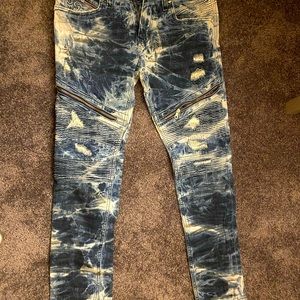 Men’s designer jeans, no tag but never worn.